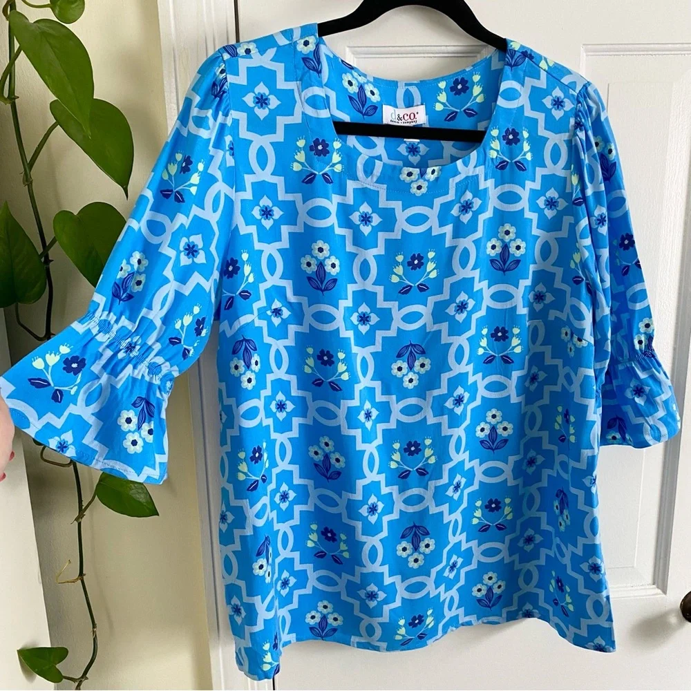 NWOT D&Co QVC Blue Floral Print Top Womens Size Small Ruffle Bell Sleeve Blouse